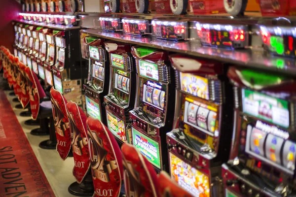 boston slot mobile app interface showing live-dealer tables and sportsbook markets