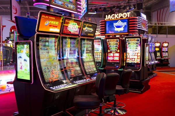 Select your prediction and bet type before each roll Betting interface